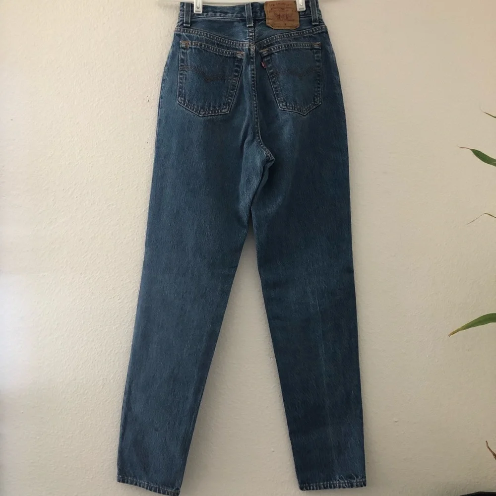 Vintage High Rise Levi’s - Picture 2 of 3